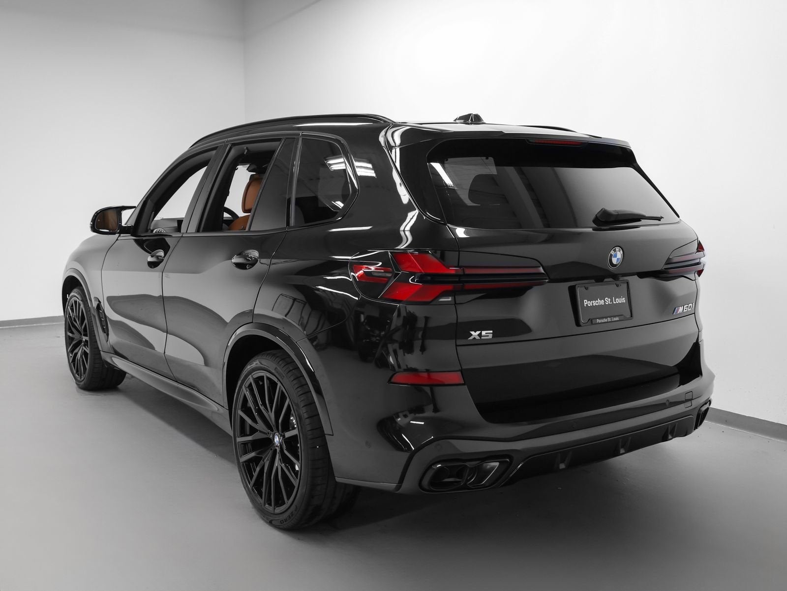2025 BMW X5 M60i
