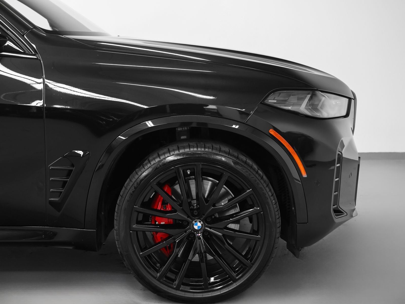 2025 BMW X5 M60i