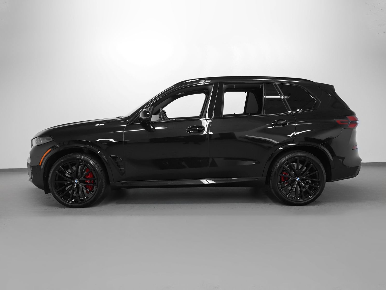 2025 BMW X5 M60i