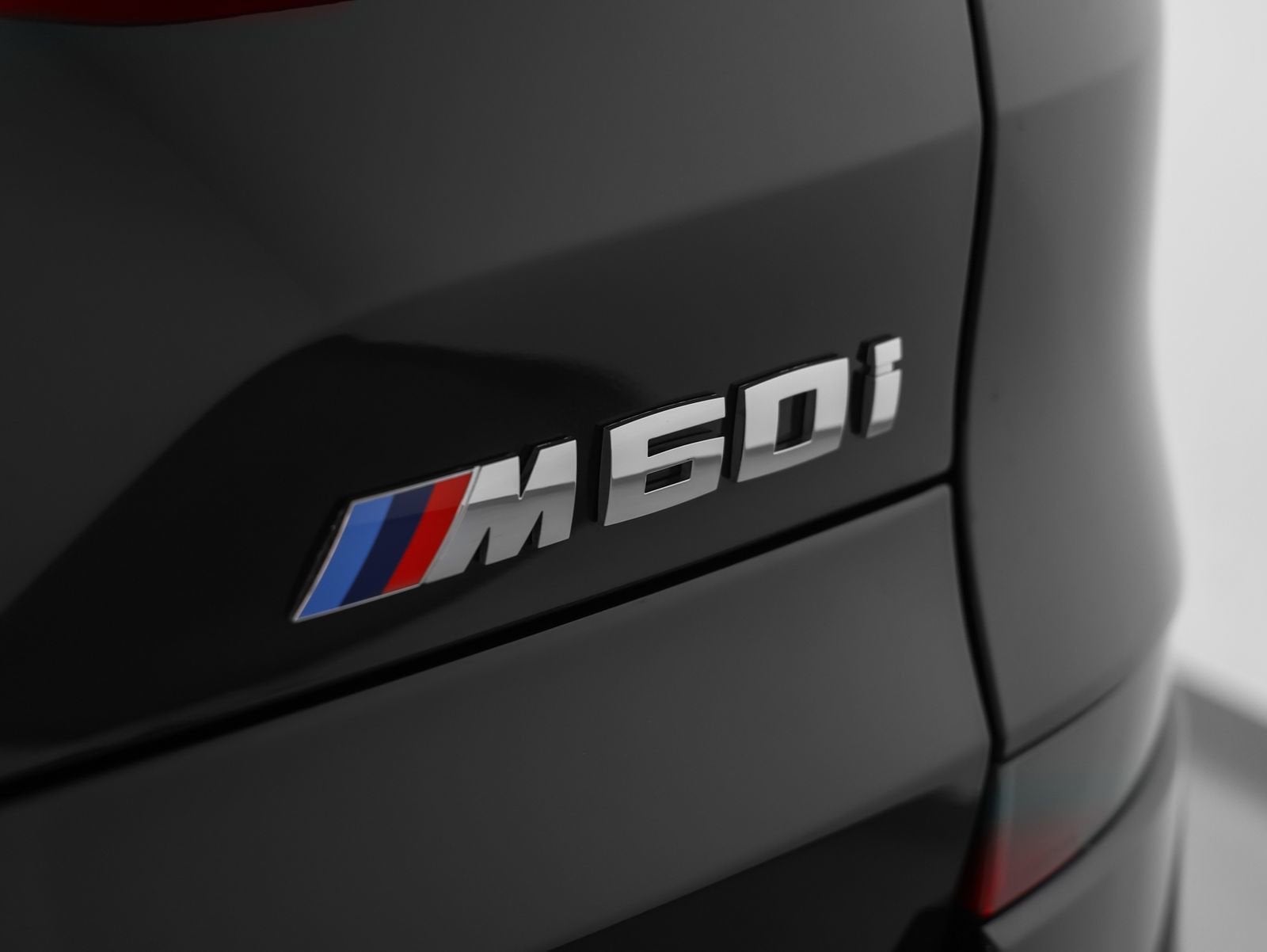 2025 BMW X5 M60i