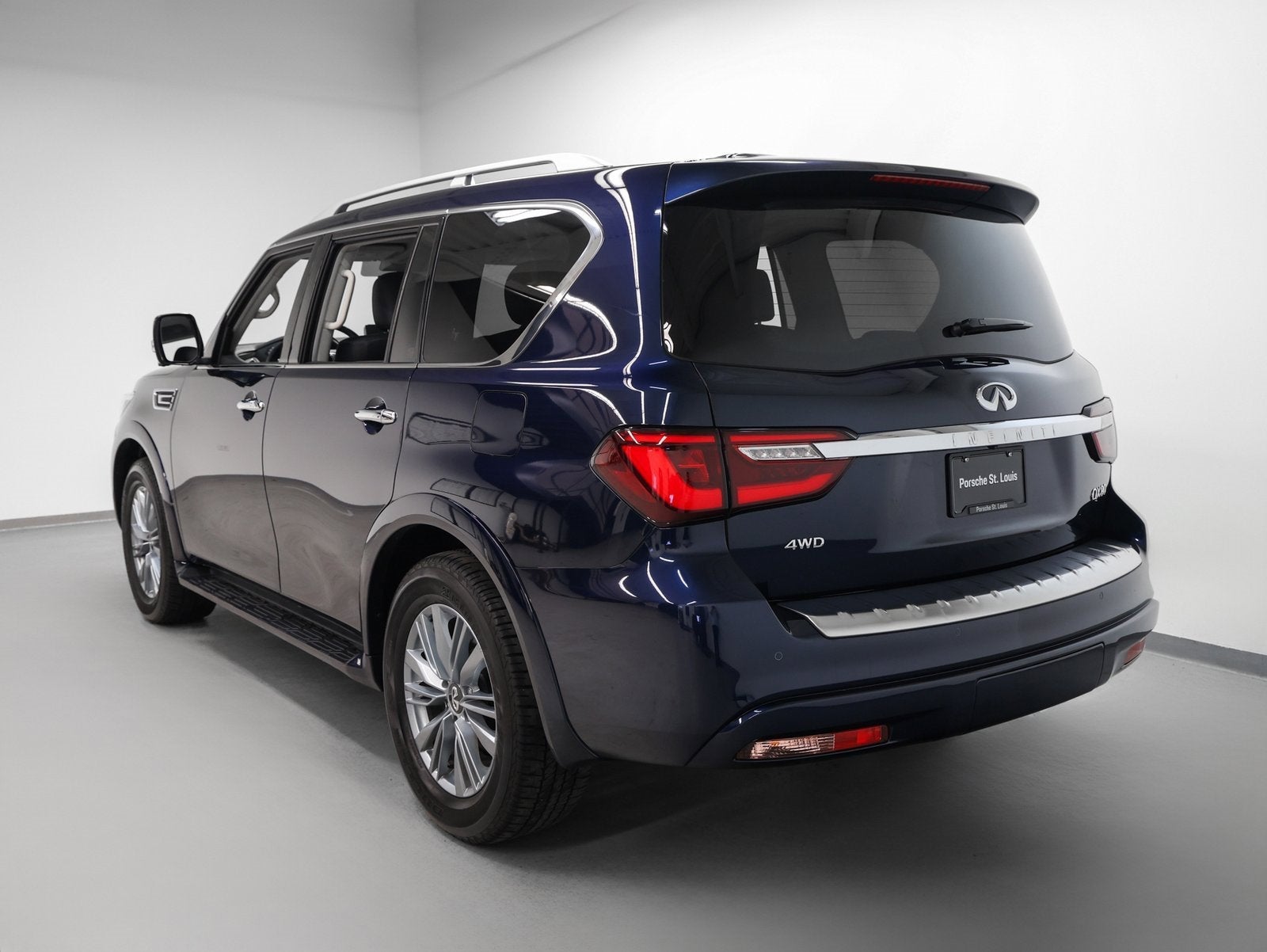 2024 INFINITI QX80 LUXE