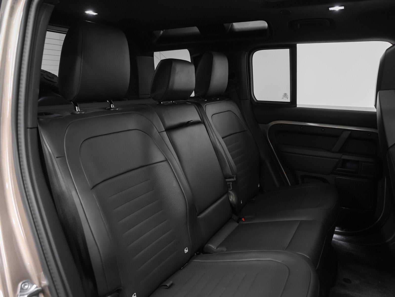 2025 Land Rover Defender OCTA