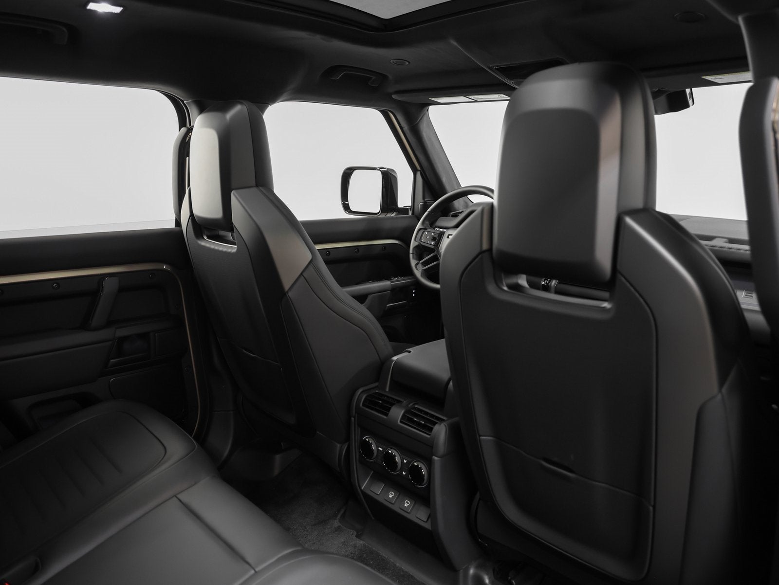 2025 Land Rover Defender OCTA