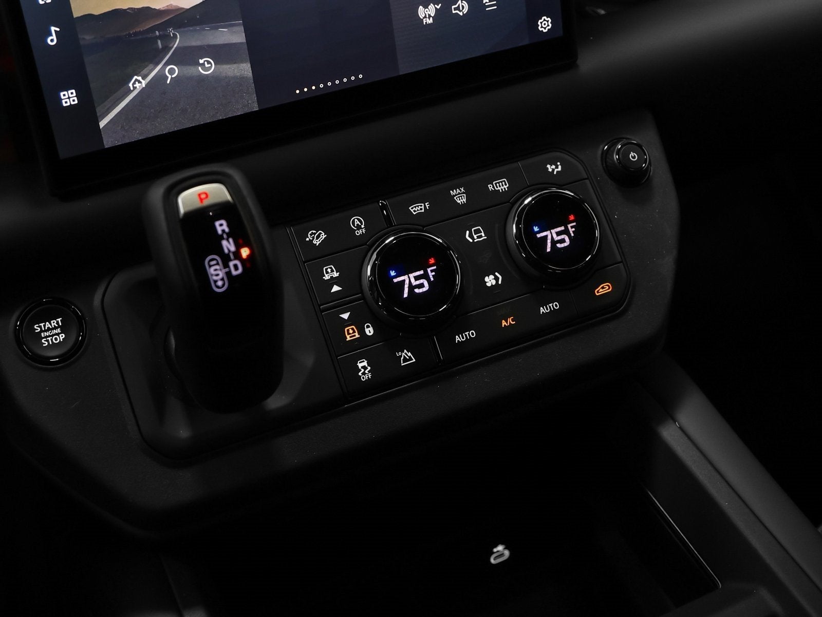 2025 Land Rover Defender OCTA