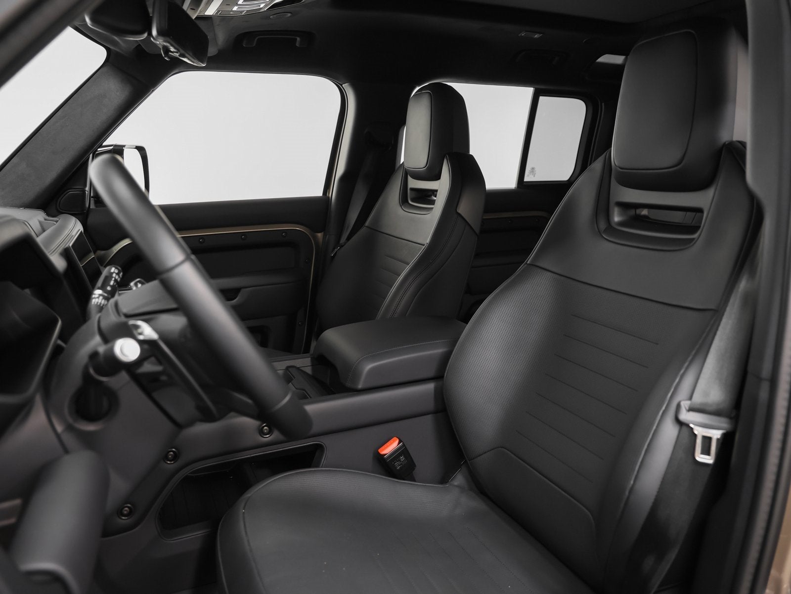 2025 Land Rover Defender OCTA