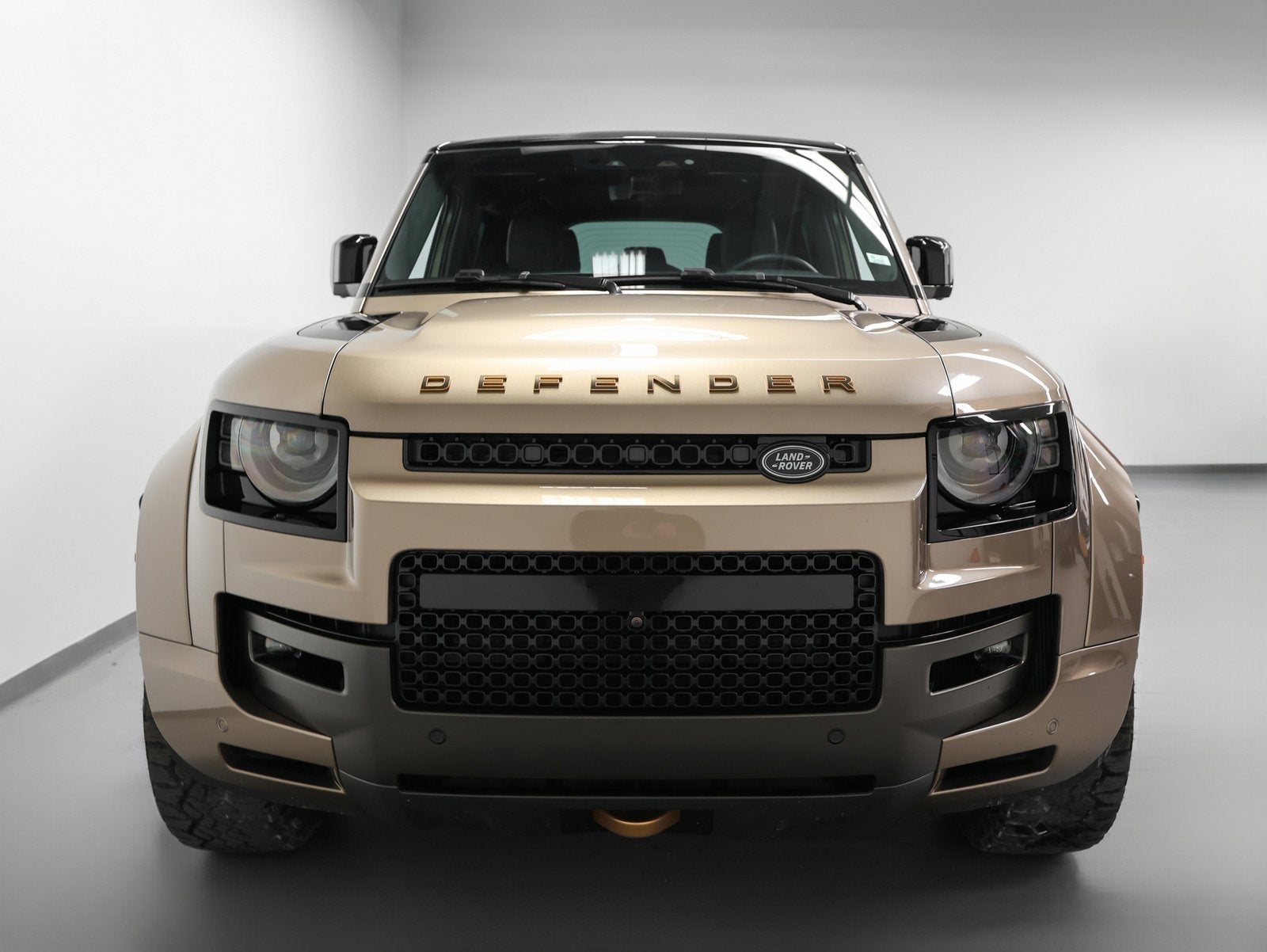 2025 Land Rover Defender OCTA