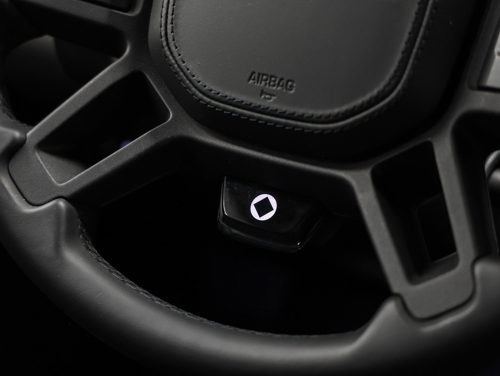 2025 Land Rover Defender OCTA