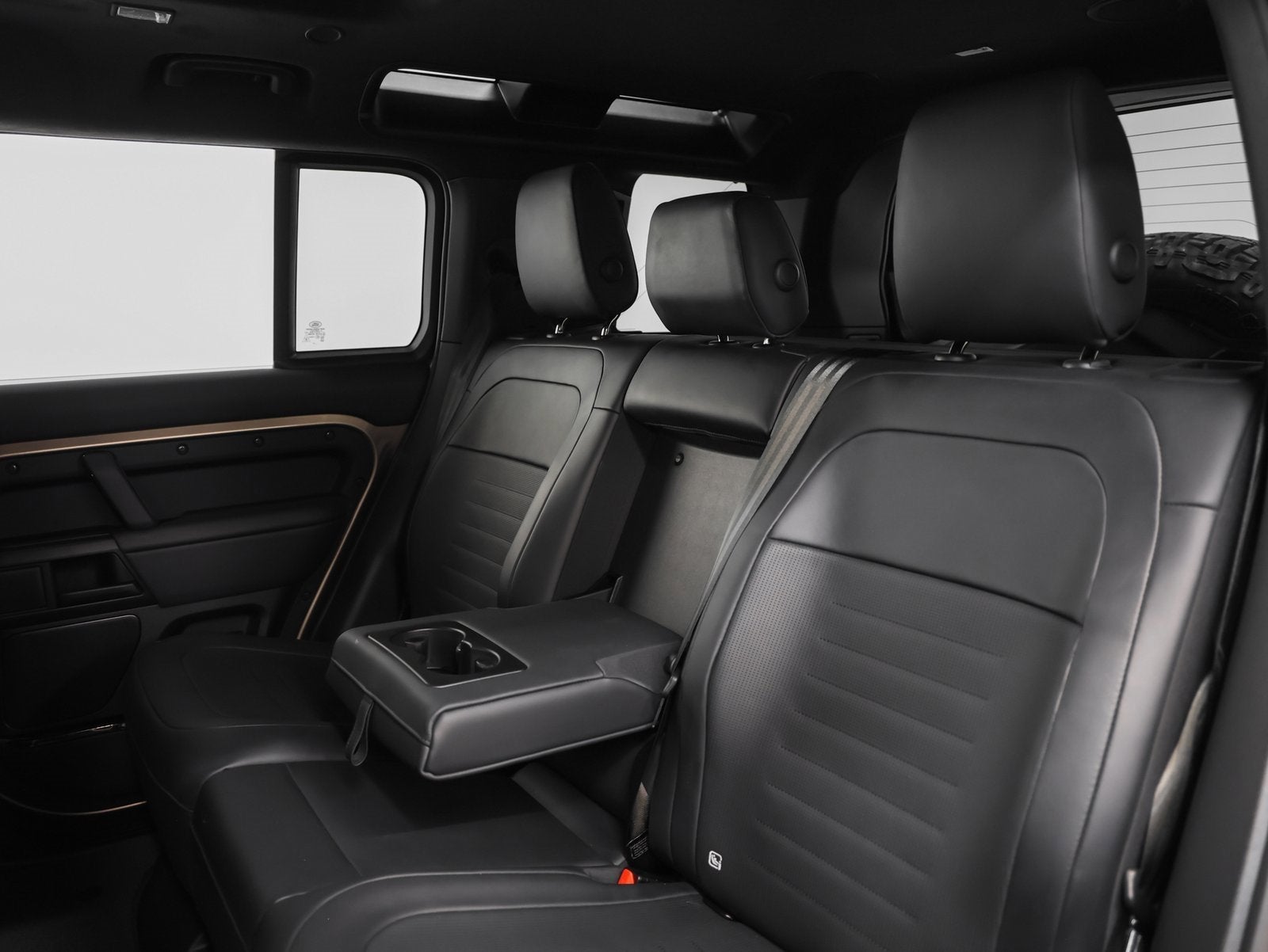 2025 Land Rover Defender OCTA