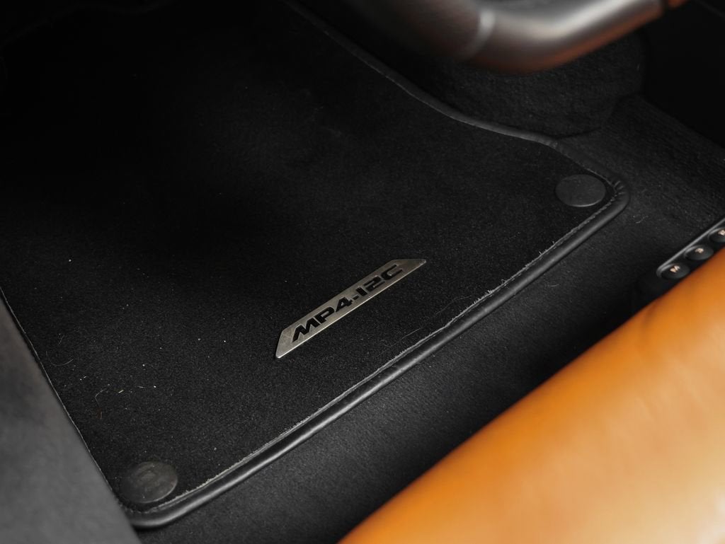 2013 McLaren MP4-12C Base