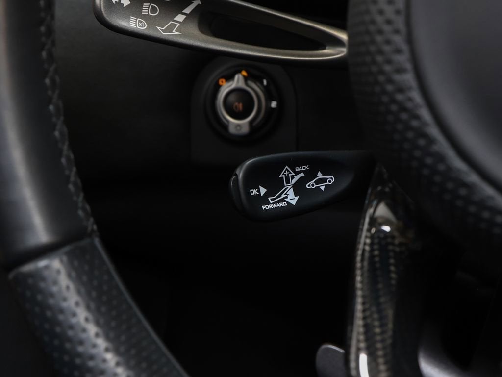 2013 McLaren MP4-12C Base