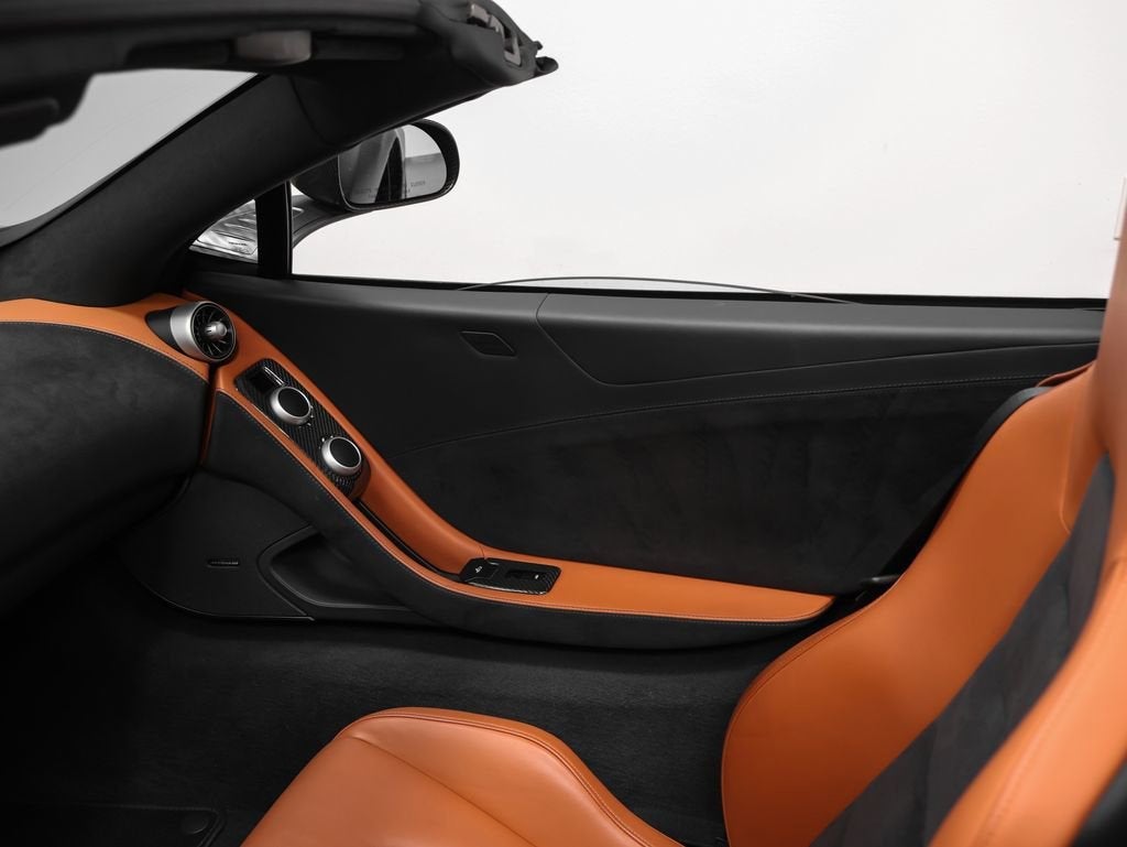 2013 McLaren MP4-12C Base