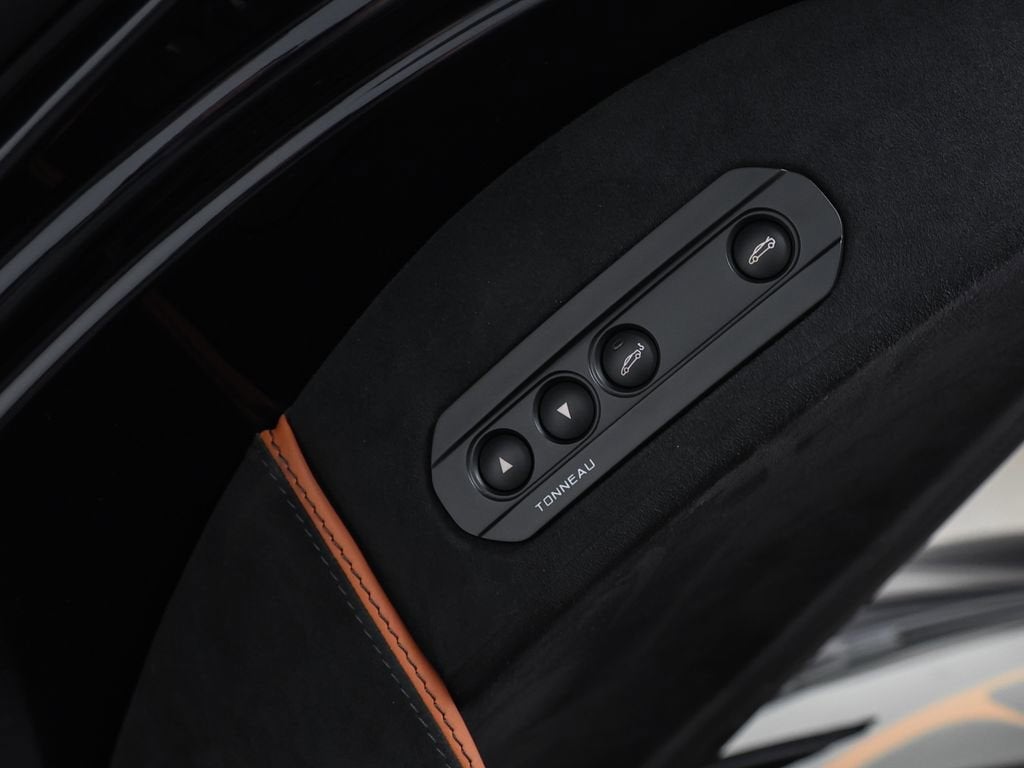 2013 McLaren MP4-12C Base