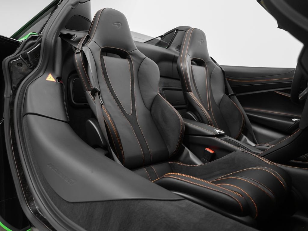 2025 McLaren 750S Base