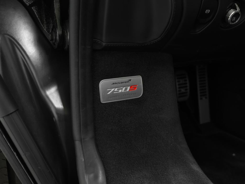 2025 McLaren 750S Base