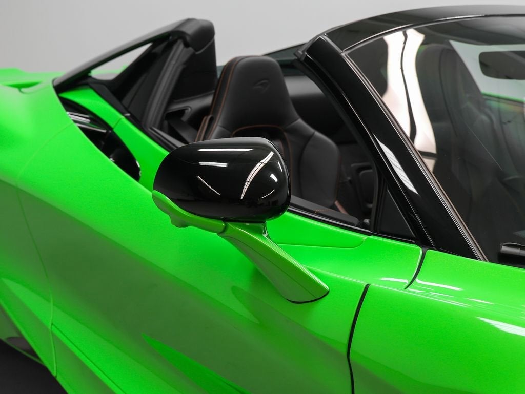 2025 McLaren 750S Base
