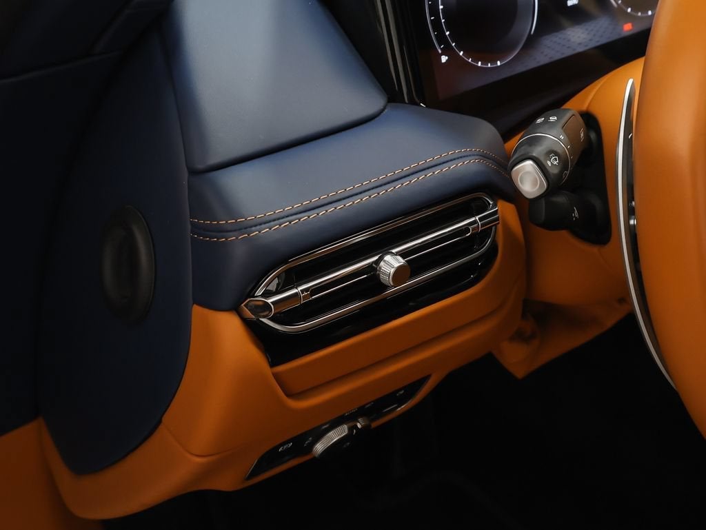 2024 Aston Martin DB12 Base