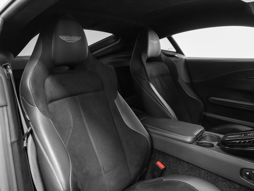 2025 Aston Martin Vantage Base