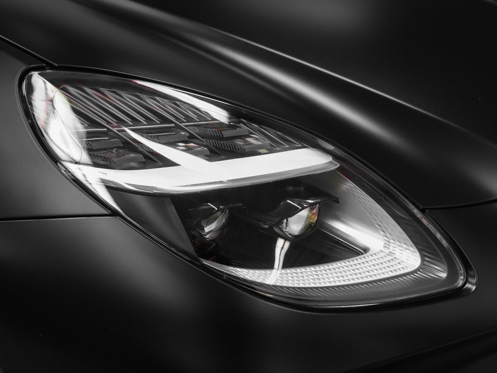 2025 Aston Martin Vantage Base