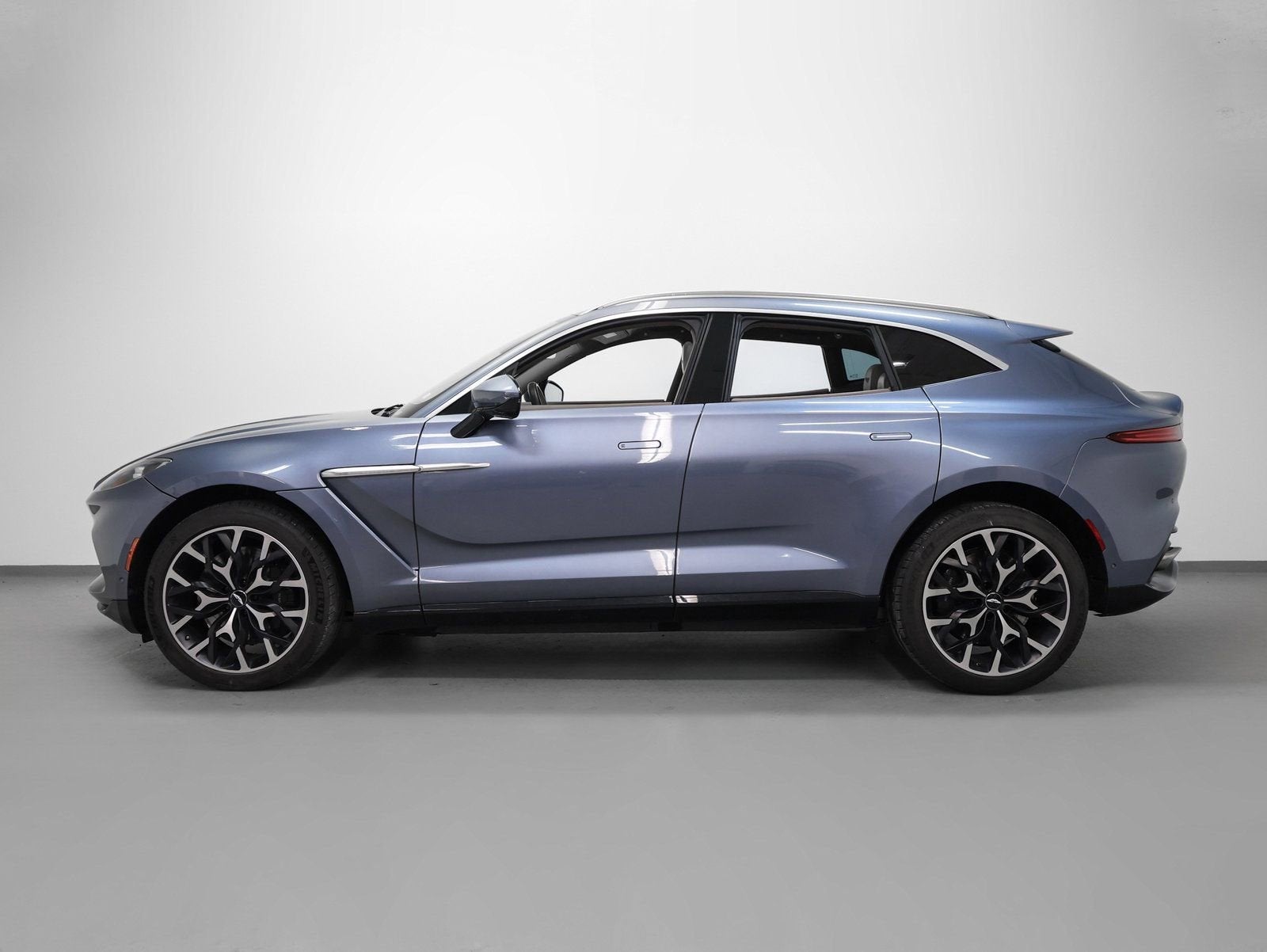 2021 Aston Martin DBX Base