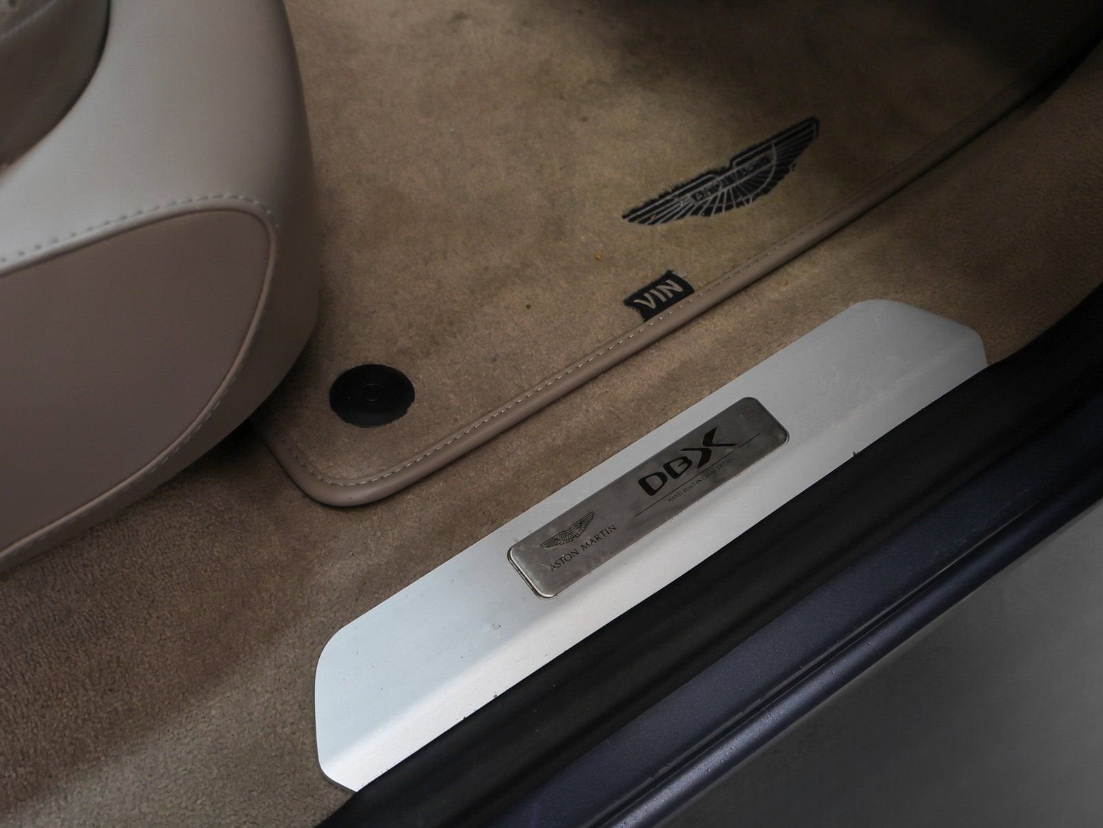 2021 Aston Martin DBX Base