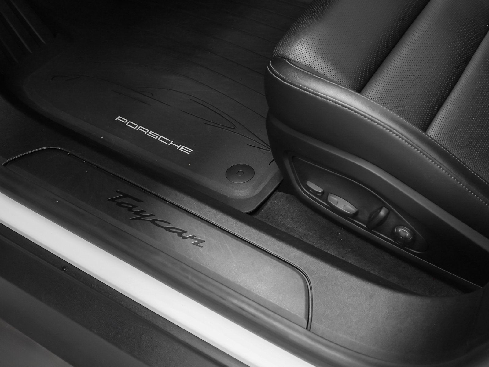 2022 Porsche Taycan Base