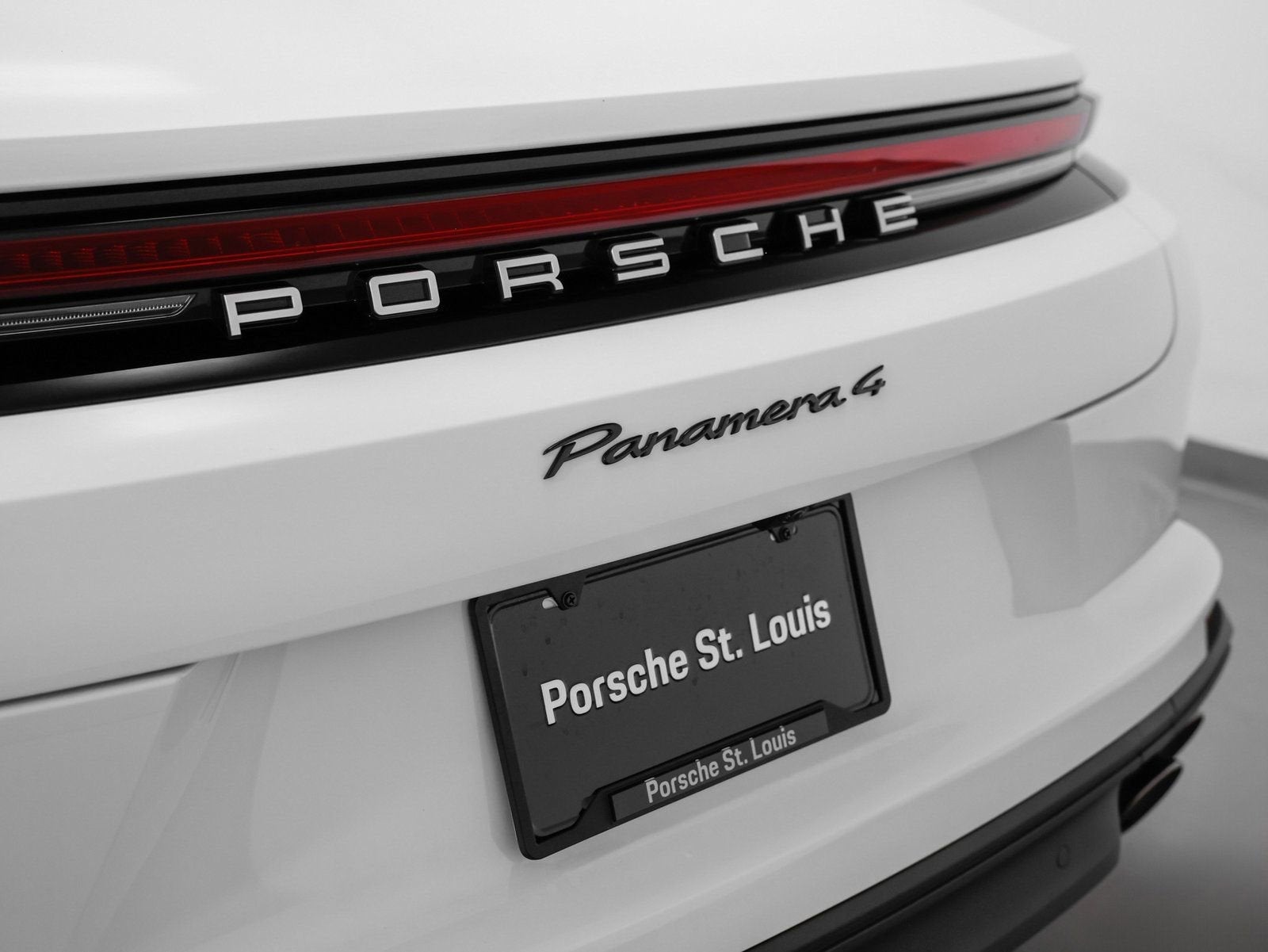 2025 Porsche Panamera 4