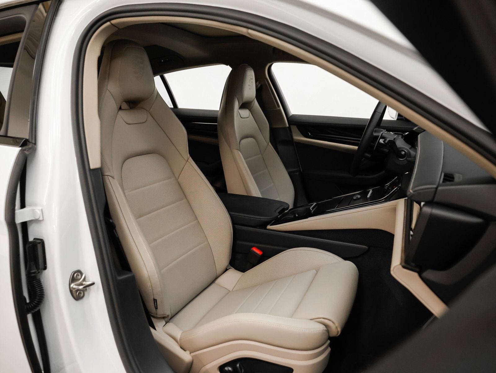 2025 Porsche Panamera 4