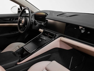 2025 Porsche Panamera 4