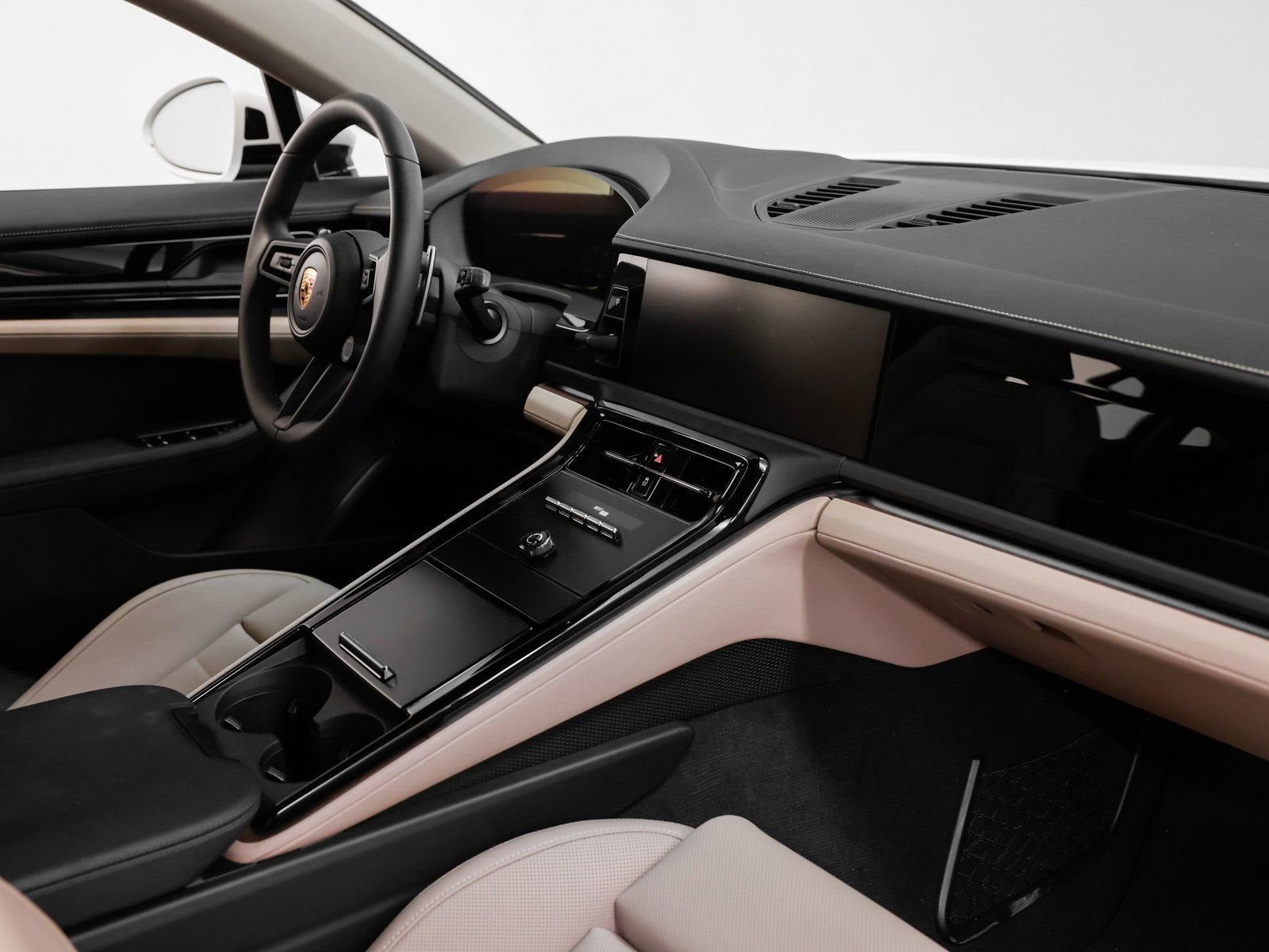 2025 Porsche Panamera 4