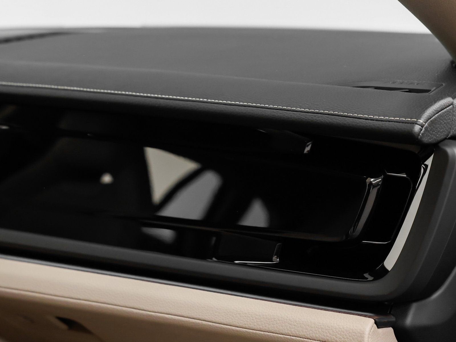 2025 Porsche Panamera 4