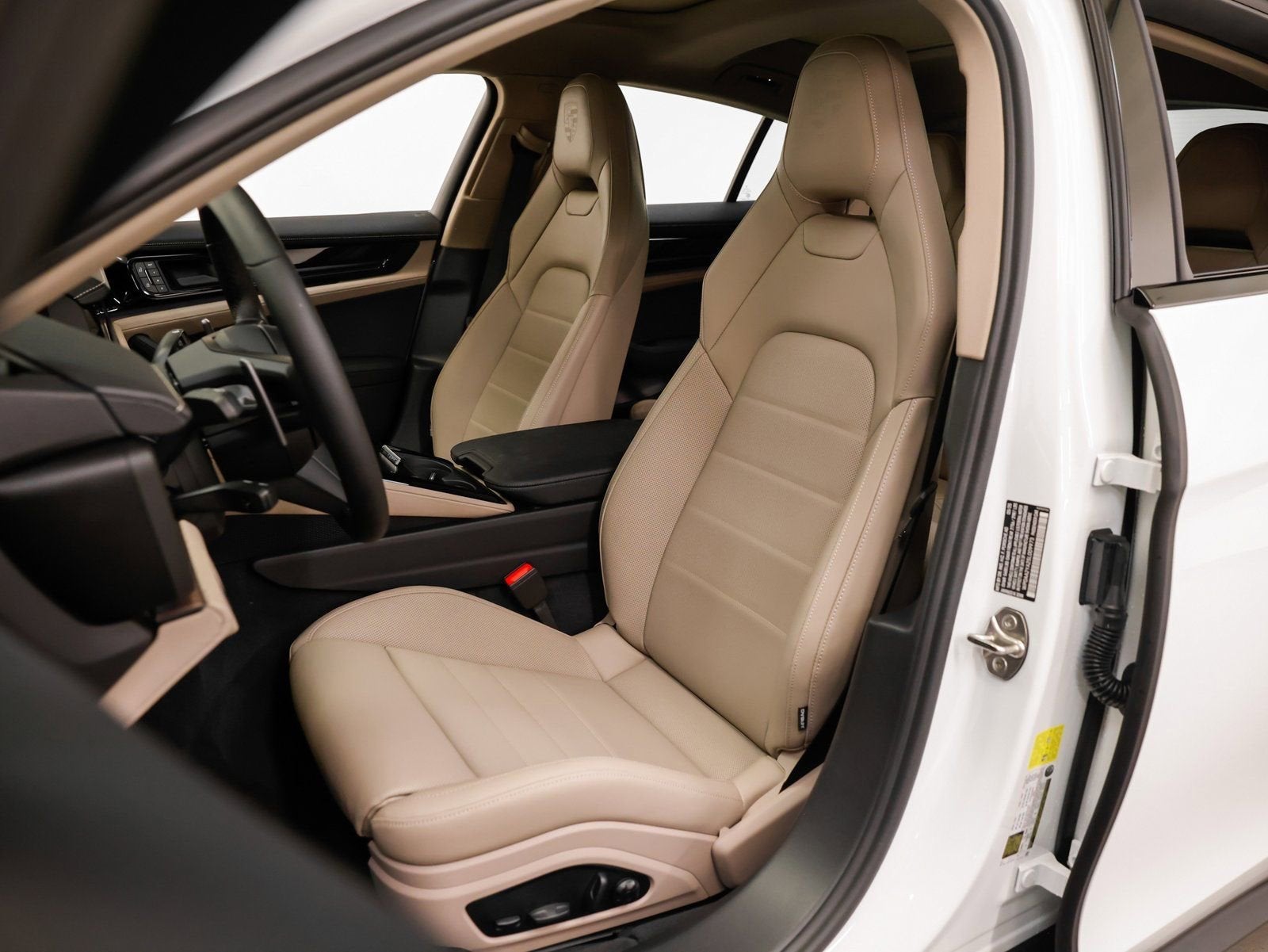 2025 Porsche Panamera 4