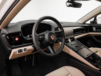 2025 Porsche Panamera 4