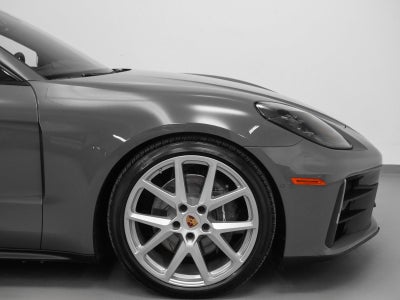 2025 Porsche Panamera 4