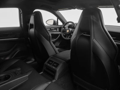 2025 Porsche Panamera 4