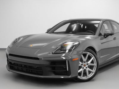 2025 Porsche Panamera 4