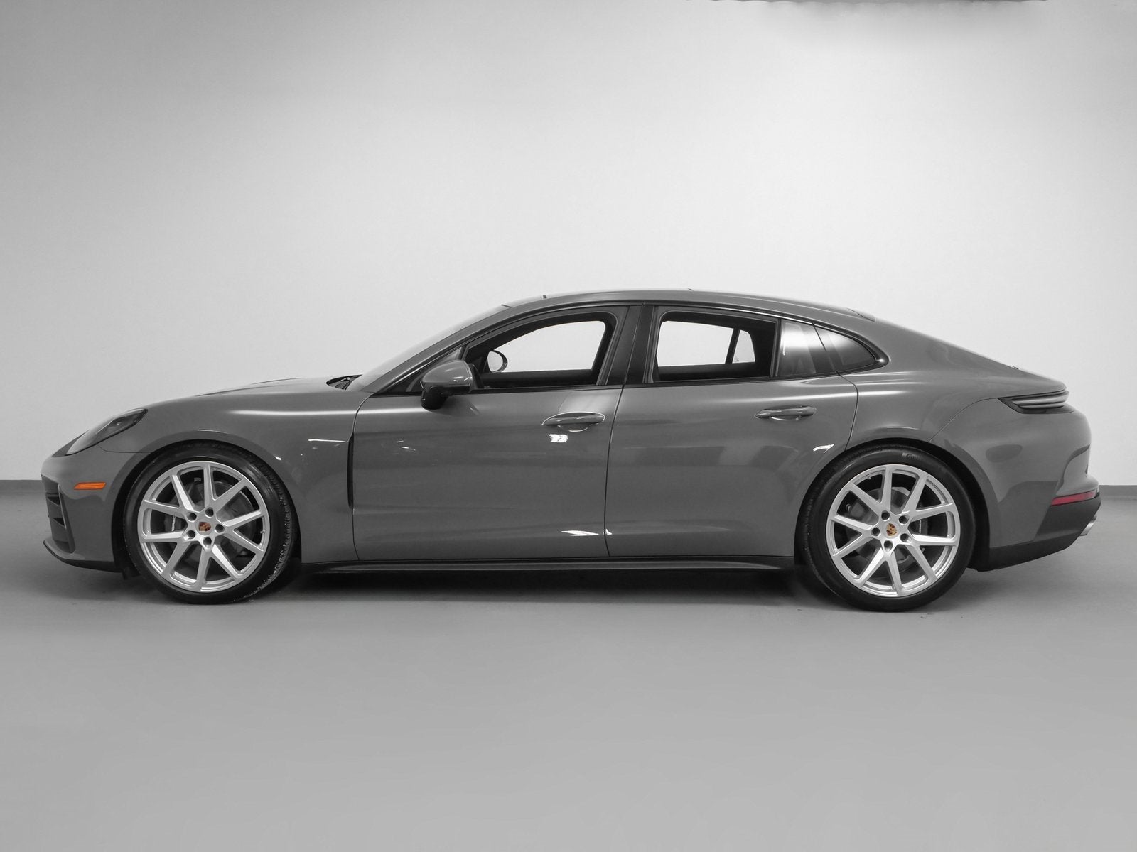 2025 Porsche Panamera 4