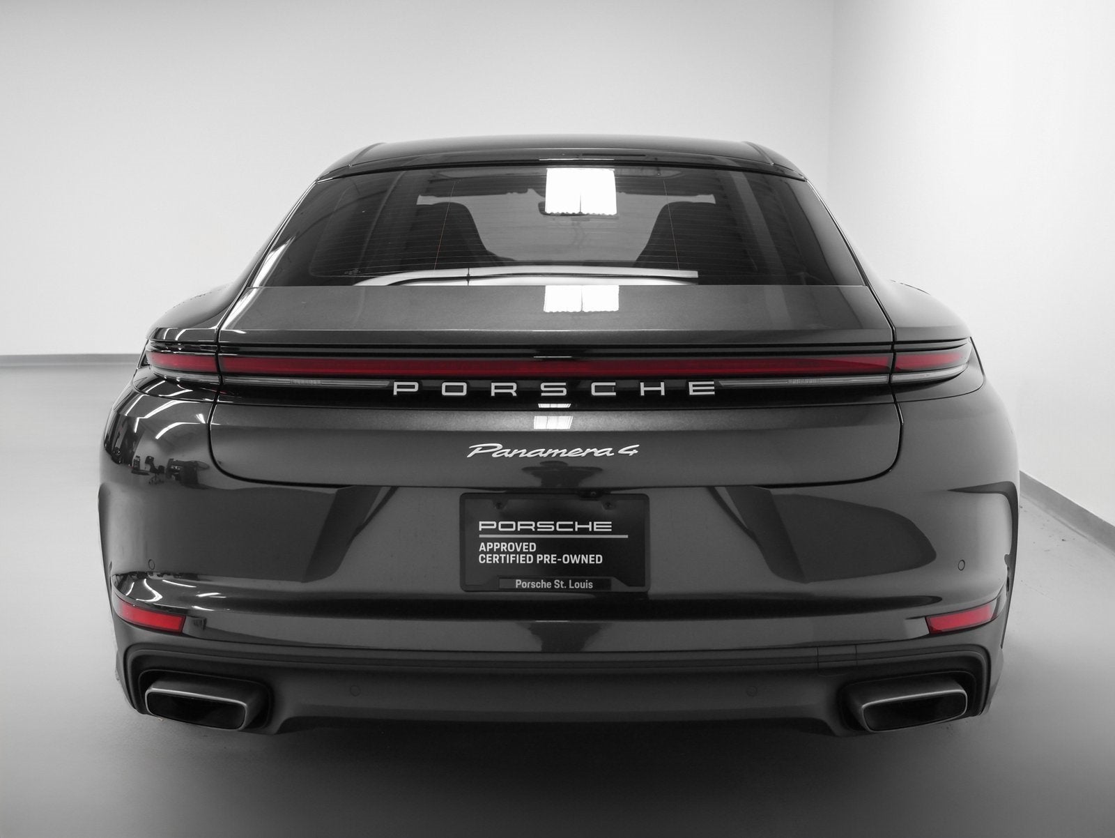 2025 Porsche Panamera 4