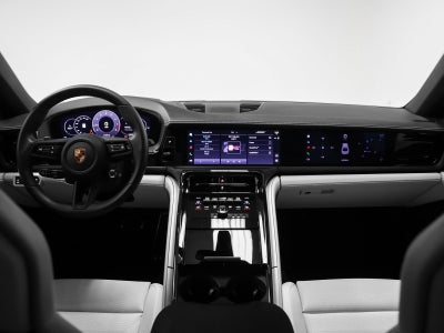 2025 Porsche Panamera 4