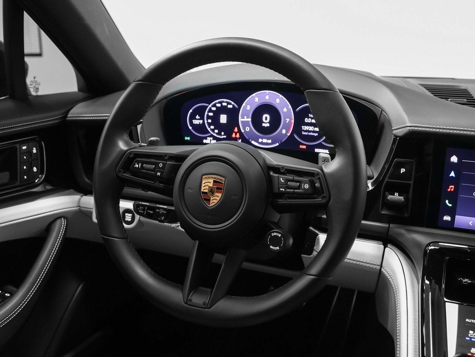 2025 Porsche Panamera 4