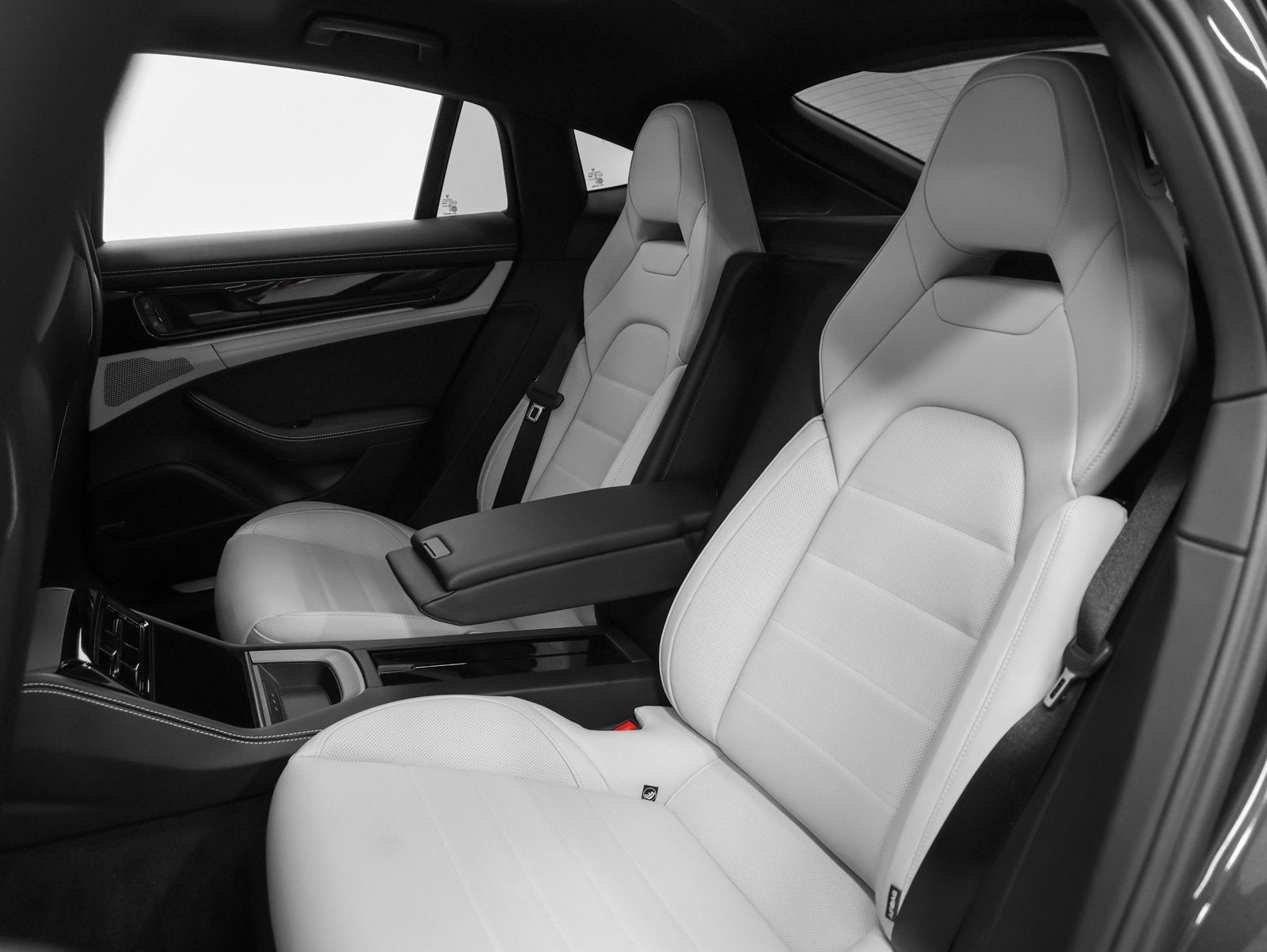 2025 Porsche Panamera 4