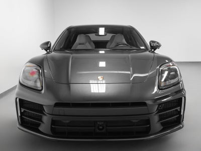 2025 Porsche Panamera 4