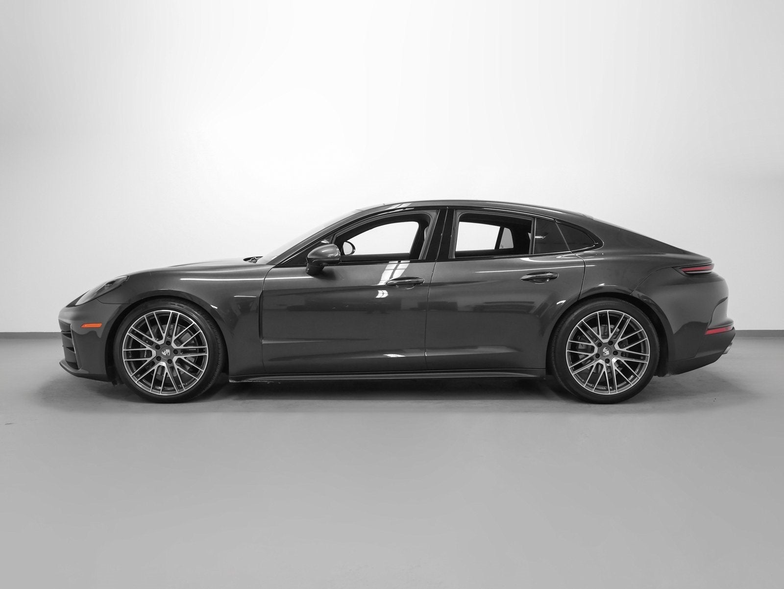 2025 Porsche Panamera 4