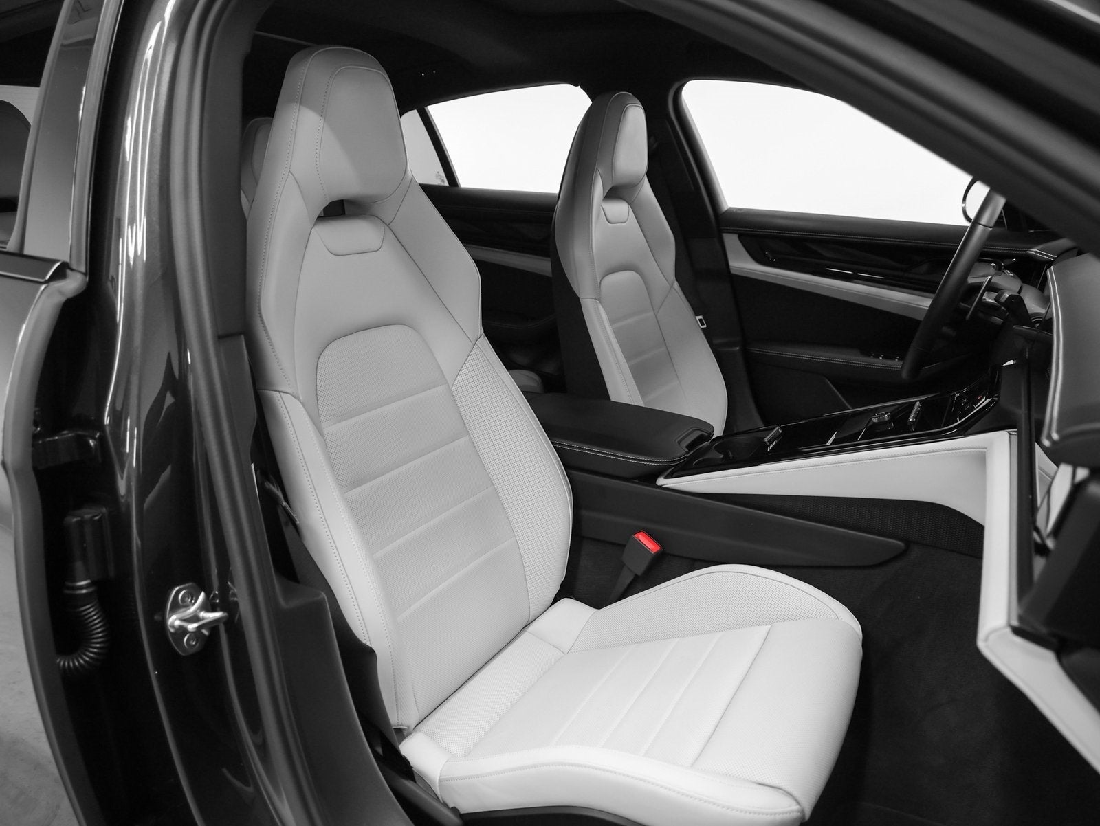 2025 Porsche Panamera 4