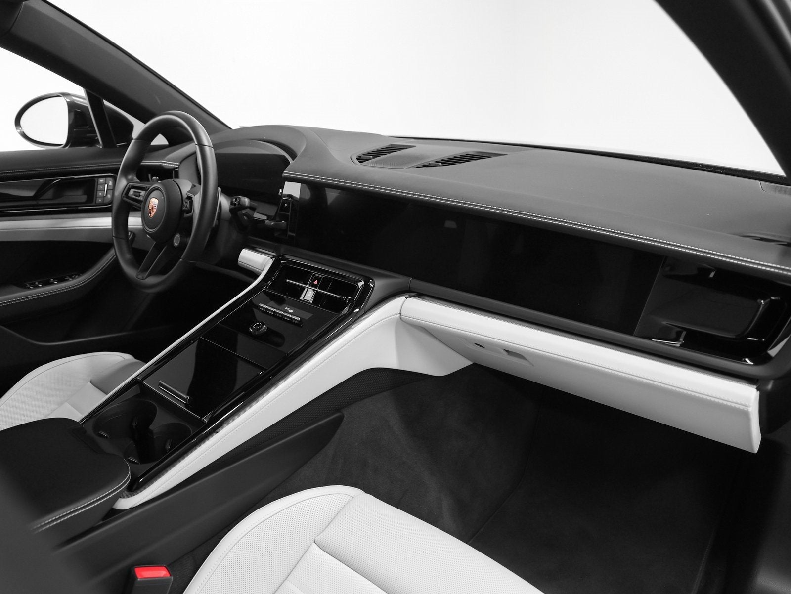 2025 Porsche Panamera 4