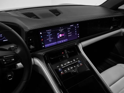 2025 Porsche Panamera 4