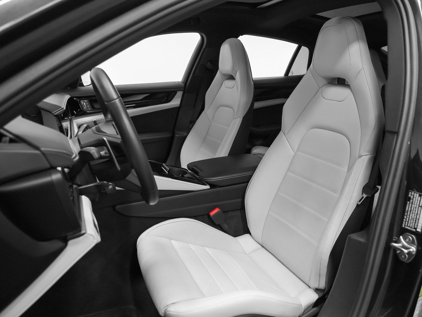 2025 Porsche Panamera 4