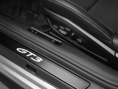 2022 Porsche 911 GT3 w/Touring Package
