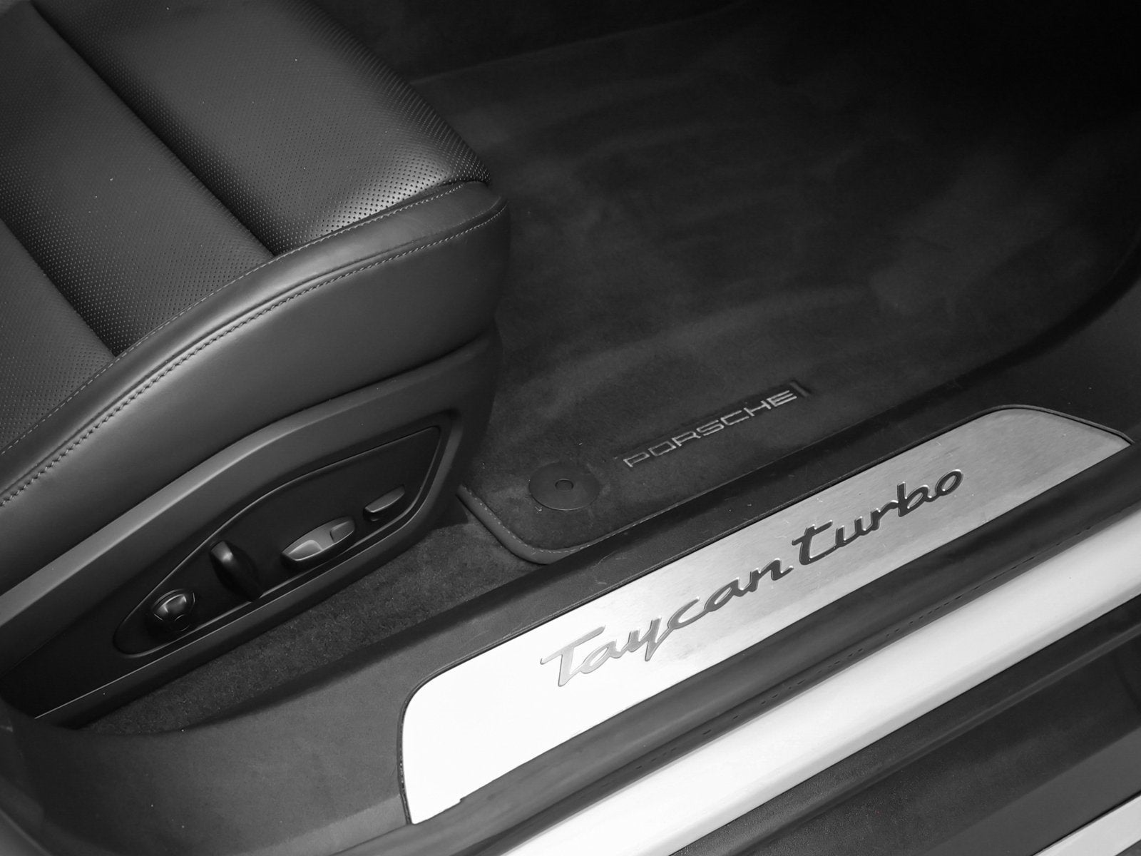 2021 Porsche Taycan Turbo
