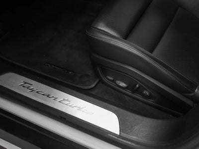 2021 Porsche Taycan Turbo