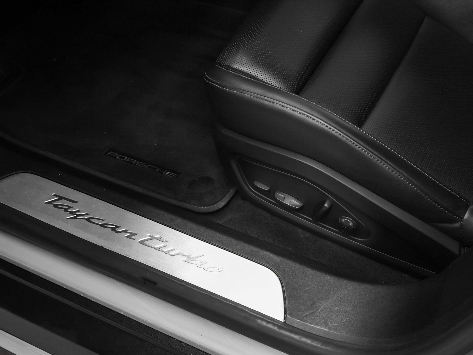 2021 Porsche Taycan Turbo